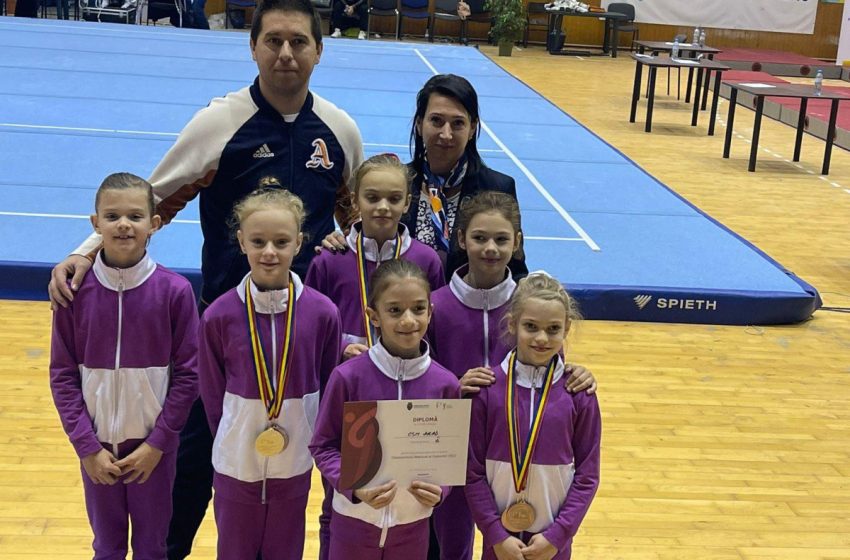  Gimnastele junioare de la CSM Arad au urcat de cinci ori pe podiumul național