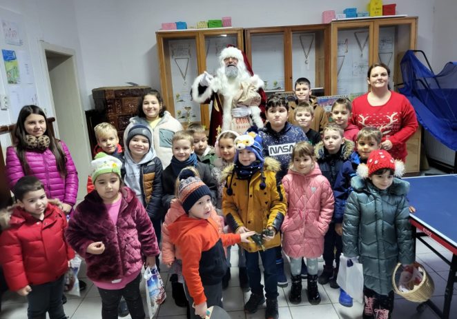 Clubul Copiilor Ineu a organizat Cupa „Moș Crăciun” la tenis de masă