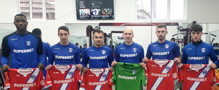 Godwin a fost prezentat la Gloria Buzău. Nigerianul împrumutat de UTA luptă pentru promovare