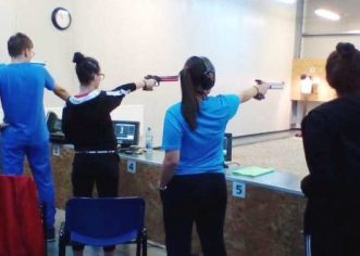 Pistolarii arădeni pregătesc debutul de an, iar Luca Joldea țintește finala europeană a juniorilor