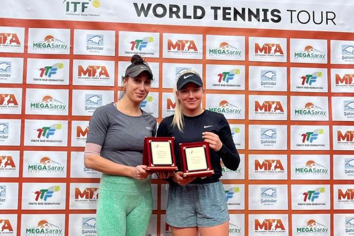  Cristina Dinu, tenismena de la Sportsin Arad, campioană de dublu la turneul ITF din Antalya