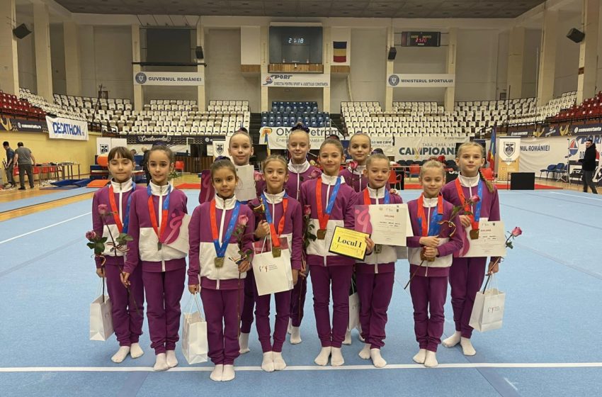  Gimnastele de la CSM Arad au urcat pe podium la prima etapă națională a junioarelor II și III