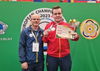 La doar 18 ani, scrie istorie pentru tirul arădean: pistolarul Luca Joldea este vicecampion european de juniori
