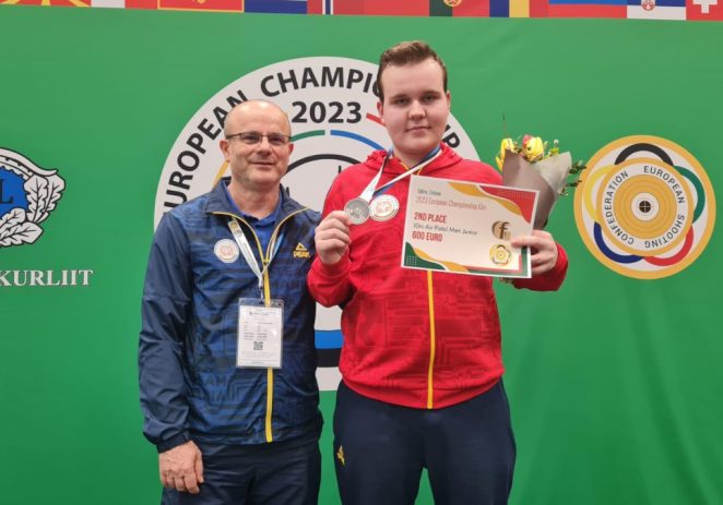 La doar 18 ani, scrie istorie pentru tirul arădean: pistolarul Luca Joldea este vicecampion european de juniori