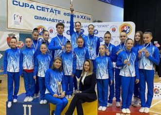 Secția de gimnastică aerobică de la CSM Arad a obținut cinci medalii la Cupa Cetății Deva
