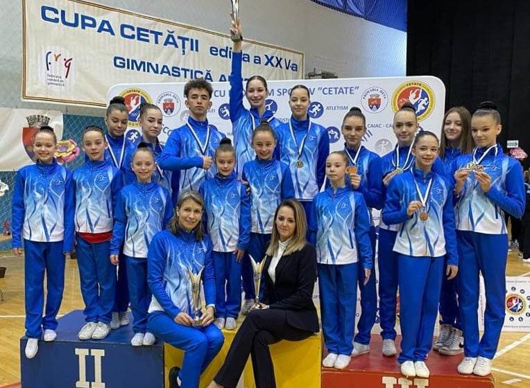  Secția de gimnastică aerobică de la CSM Arad a obținut cinci medalii la Cupa Cetății Deva