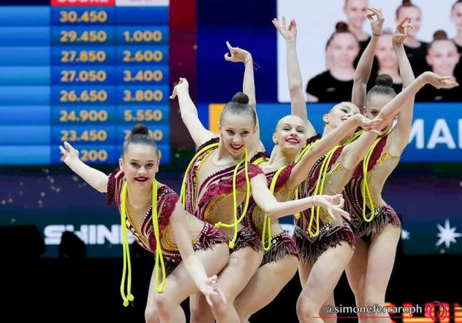 Surorile arădence Andra și Carina Crainic au debutat la Europeanul de gimnastică ritmică