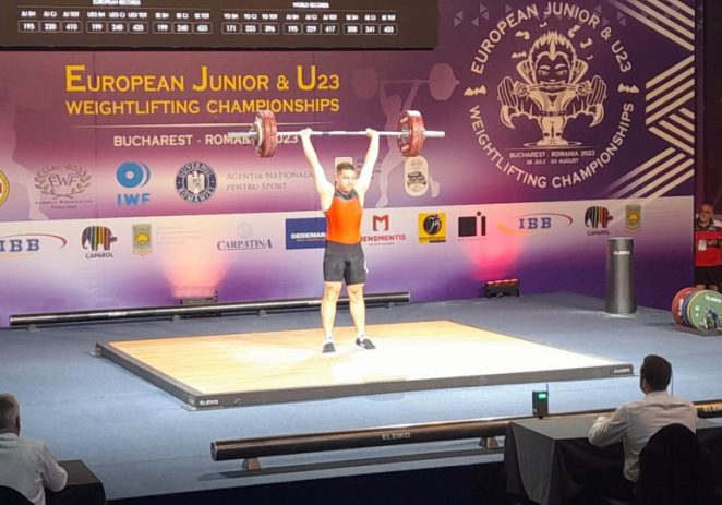 Încă un halterofil arădean s-a remarcat la Europenele de haltere pentru juniori și tineret