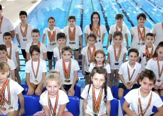 Înotătorii Gloriei Arad au luat o salbă de medalii la „Cupa de Sprint”