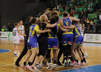 Baschetbalistele Aradului au eliminat Sepsi și vor juca finala campionatului!