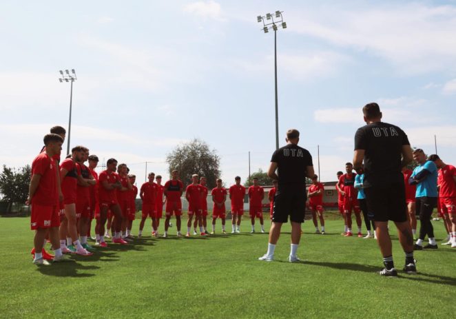 UTA s-a reunit cu 35 de jucători, dar prea puțini vor și rămâne! Adi Petre se antrenează alături de arădeni