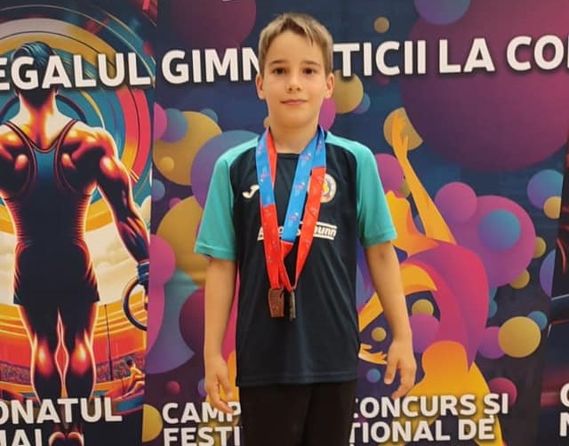  Gimnastul arădean Luca Padvai, dublu medaliat național la gimnastică artistică