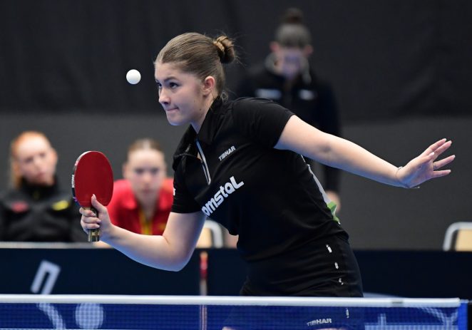 Alesia Sferlea este vicecampioană europeană la tenis de masă, alături de naționala de junioare