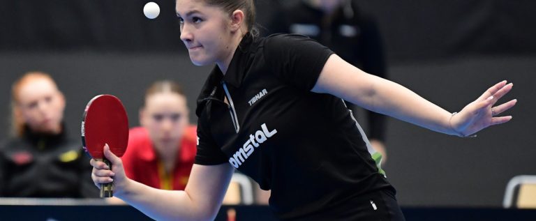 Alesia Sferlea este vicecampioană europeană la tenis de masă, alături de naționala de junioare