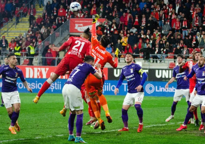 UTA debutează exploziv în noul sezon al SuperLigii: Rapidul vine la Arad în prima etapă! Vezi programul complet al turului