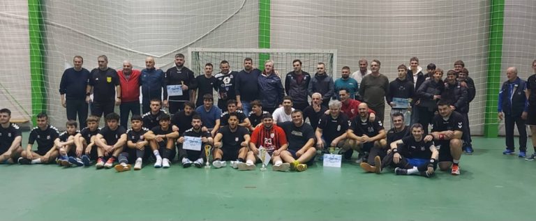 Șase echipe de handbal au jucat la Arad în memoria lui Teo Țucudean