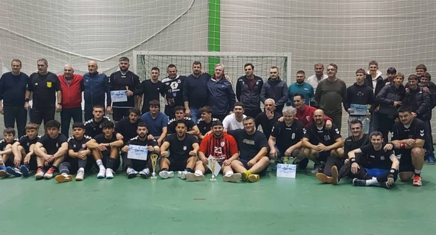  Șase echipe de handbal au jucat la Arad în memoria lui Teo Țucudean