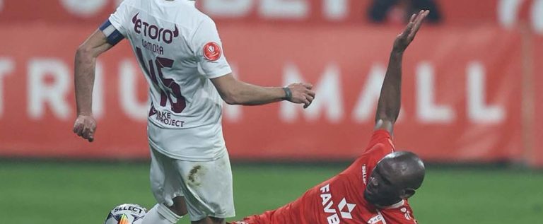 UTA a „rămas la vestiare” și CFR a zis mulțumesc! Victorie de serviciu și trupa lui Petrescu este lider