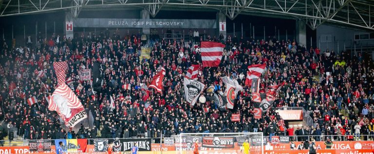 Galeria UTA-ei promite spectacol, vineri, cu ocazia aniversării clubului: ”Să fim o singură inimă!”