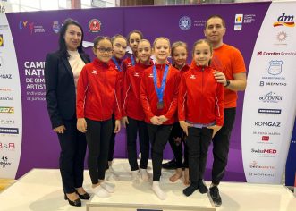 Gimnastele junioare au dus CSM Arad pe podiumul național! Natalia Kapca, medaliată cu aur