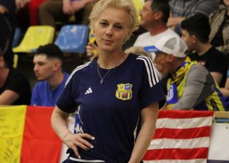 Sârboaica Brankica Hadzovic dă cea mai grea luptă, iar familia baschetului arădean îi stă aproape