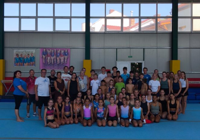 Cantonament internațional la sala „Emilia Eberle”