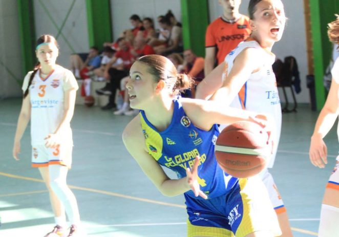 CSȘ Gloria Arad are jucătoare la loturile naționale juvenile de baschet
