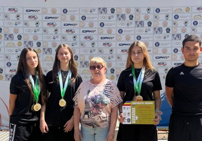 Pistolarii de la CSM Arad au urcat de opt ori pe podiumul național al juniorilor II
