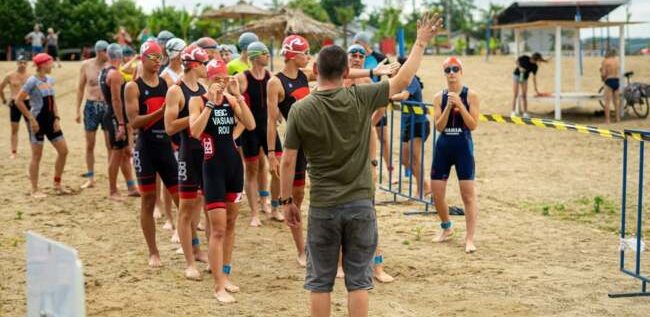 Peste 200 de sportivi din șase țări s-au aliniat la startul Triatlonului de la Ghioroc