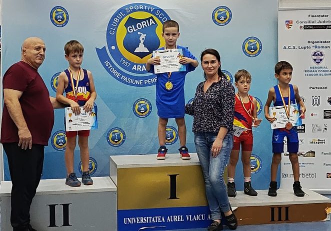 Luptătorii de la CSȘ Gloria Arad s-au remarcat la Memorialul „Roman Codrean – Teodor Blidar”