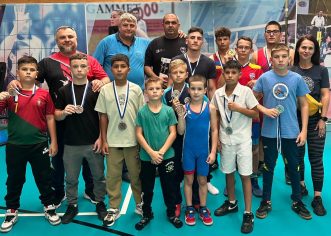 CSȘ Gloria Arad are noi medaliați pe salteaua de lupte greco-romane