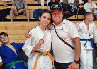 Medalii pe tatami din Ungaria pentru CS Universitatea Arad