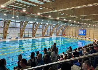Secția de înot a CSȘ Gloria Arad încheie un sezon excelent, cu 32 de medalii naționale