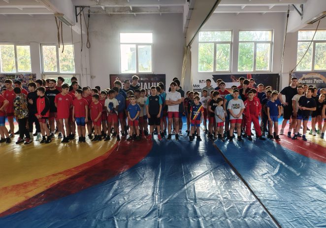 Medalii arădene pe salteaua de lupte greco-romane, la Memorialul Bati Valentin