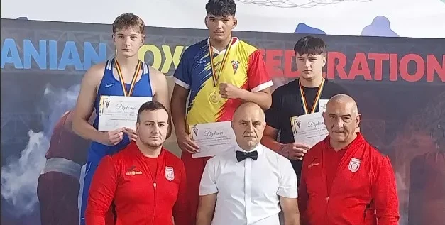 Victoria Felnac are pugilist medaliat cu bronz național la categoria sub 17 ani