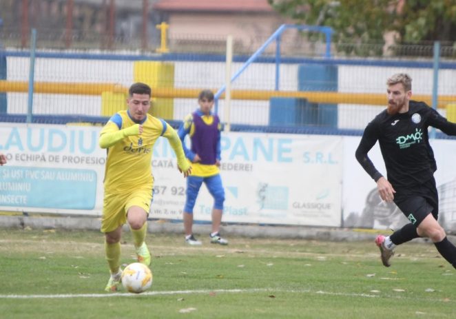Pecica mai și câștigă în C7, înfrângeri pentru Viitorul și Sântana