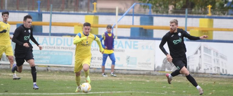Pecica mai și câștigă în C7, înfrângeri pentru Viitorul și Sântana