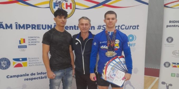 Au încheiat anul în forță: Daniel Jigău și David-Razim Ciurar pun halterele arădene în topul național!
