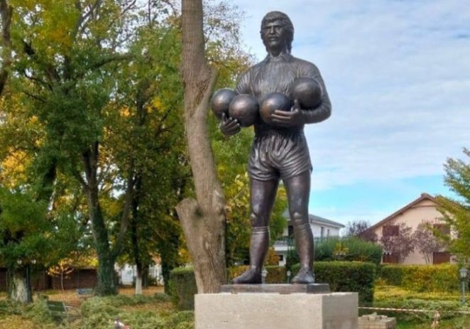 Statuia lui Helmut Duckadam este dezvelită joi, la Semlac