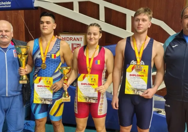 Trei luptători arădeni, medaliați la Cupa României! Aur pentru Hotăran și Petrean
