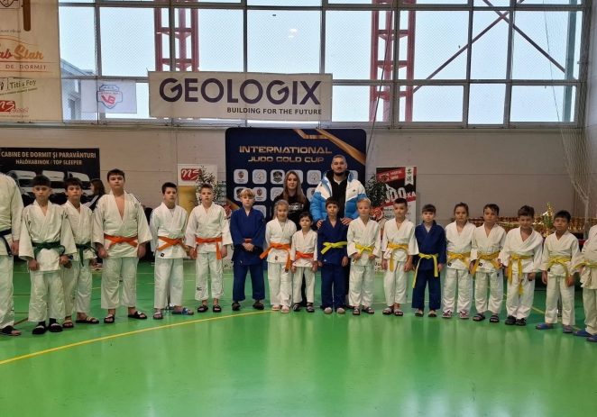 Judoka de la CSȘ Gloria Arad au luat o salbă de medalii la Gold Cup