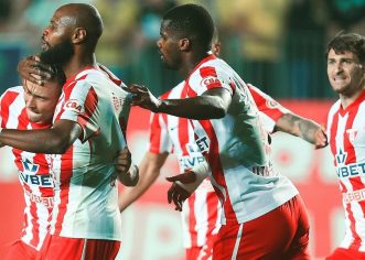 UTA poate sălta în play-off, dacă o bate pe Petrolul! Arbitrează Istvan Kovacs