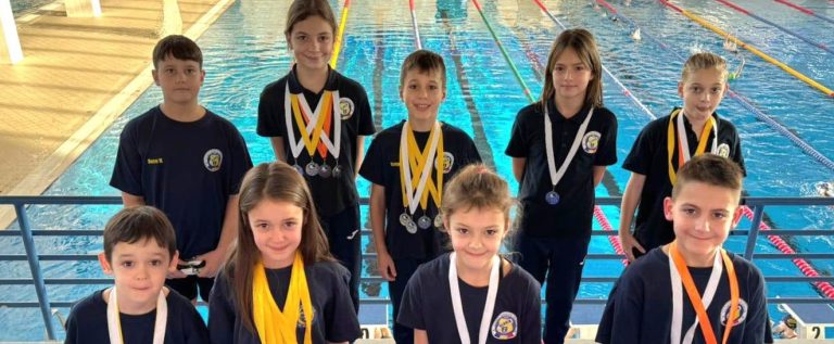 Înotătorii Gloriei Arad au făcut furori la Cupa de Sprint de la Timișoara