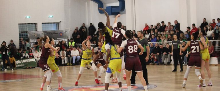 Trofeele fug de Arad! FCC UAV, surclasată de Rapid în finala Cupei