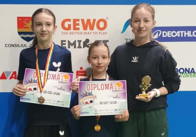 Tinerii jucători arădeni de tenis de masă s-au remarcat la Dumbrăvița