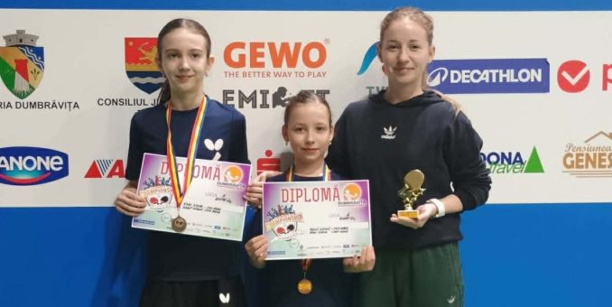 Tinerii jucători arădeni de tenis de masă s-au remarcat la Dumbrăvița