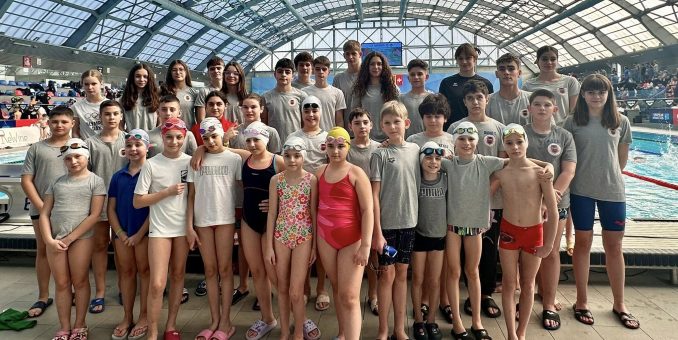 Înotătorii arădeni au făcut valuri la două concursuri de verificare