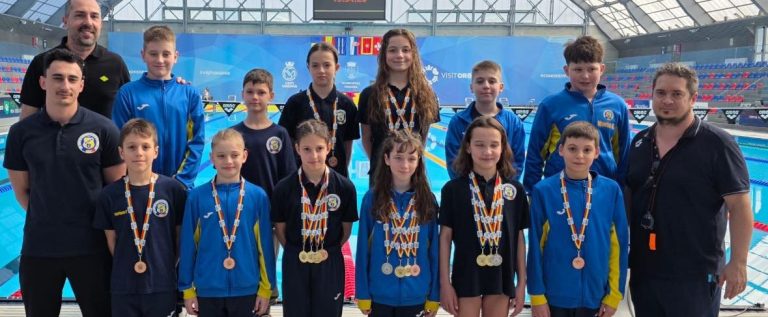 Înotătorii s-au întors cu medalii de la etapa regională a copiilor