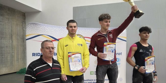 Doi halterofili ai CSM Arad au urcat pe podiumul seniorilor la Cupa României