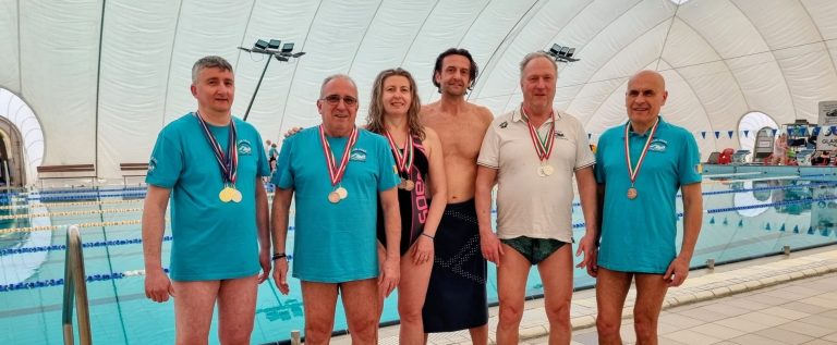 Înotătorii masters arădeni s-au remarcat la un concurs în Ungaria